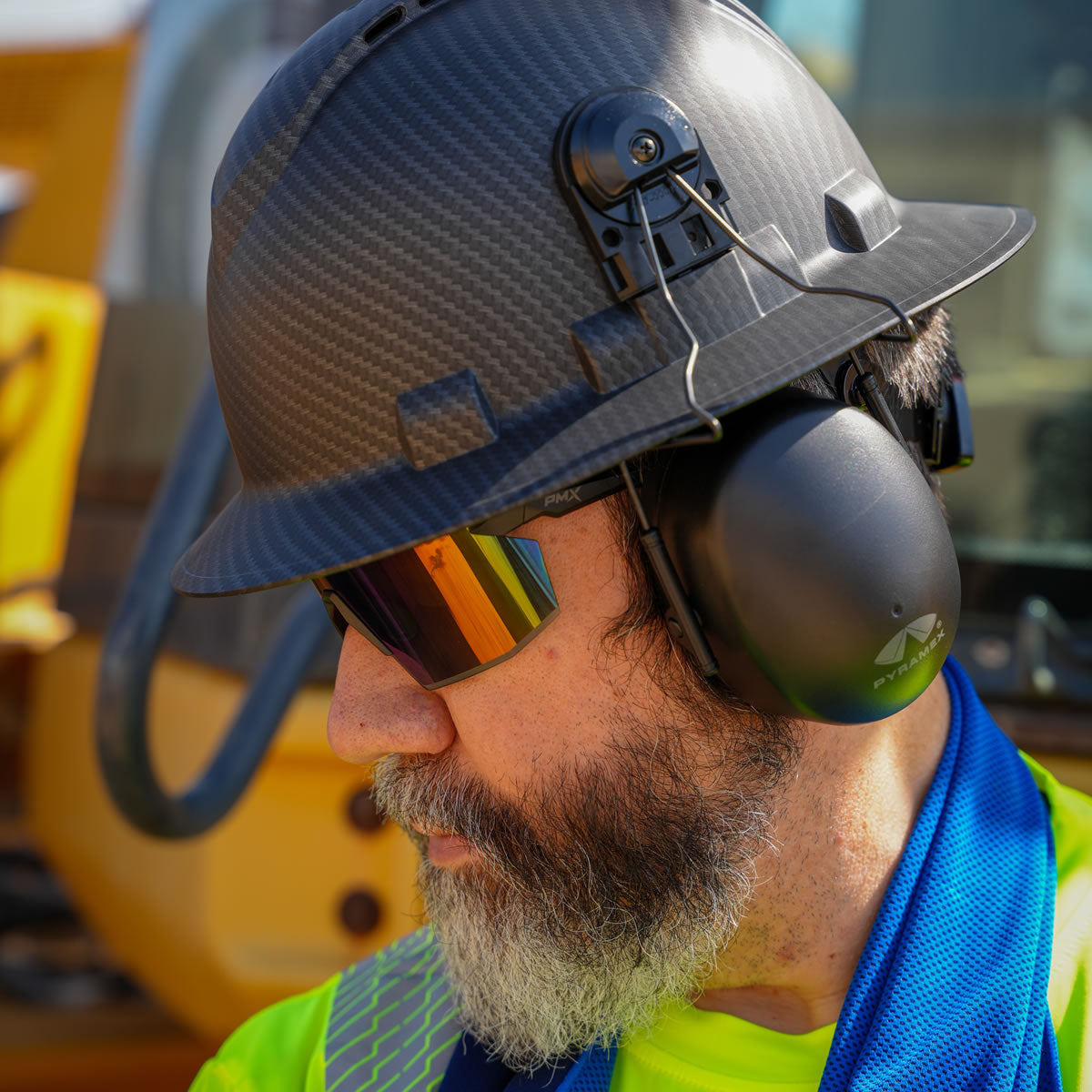 Pyramex Full Brim Hat Mounted Earmuffs, NRR 23dB, CMFB6010, Black