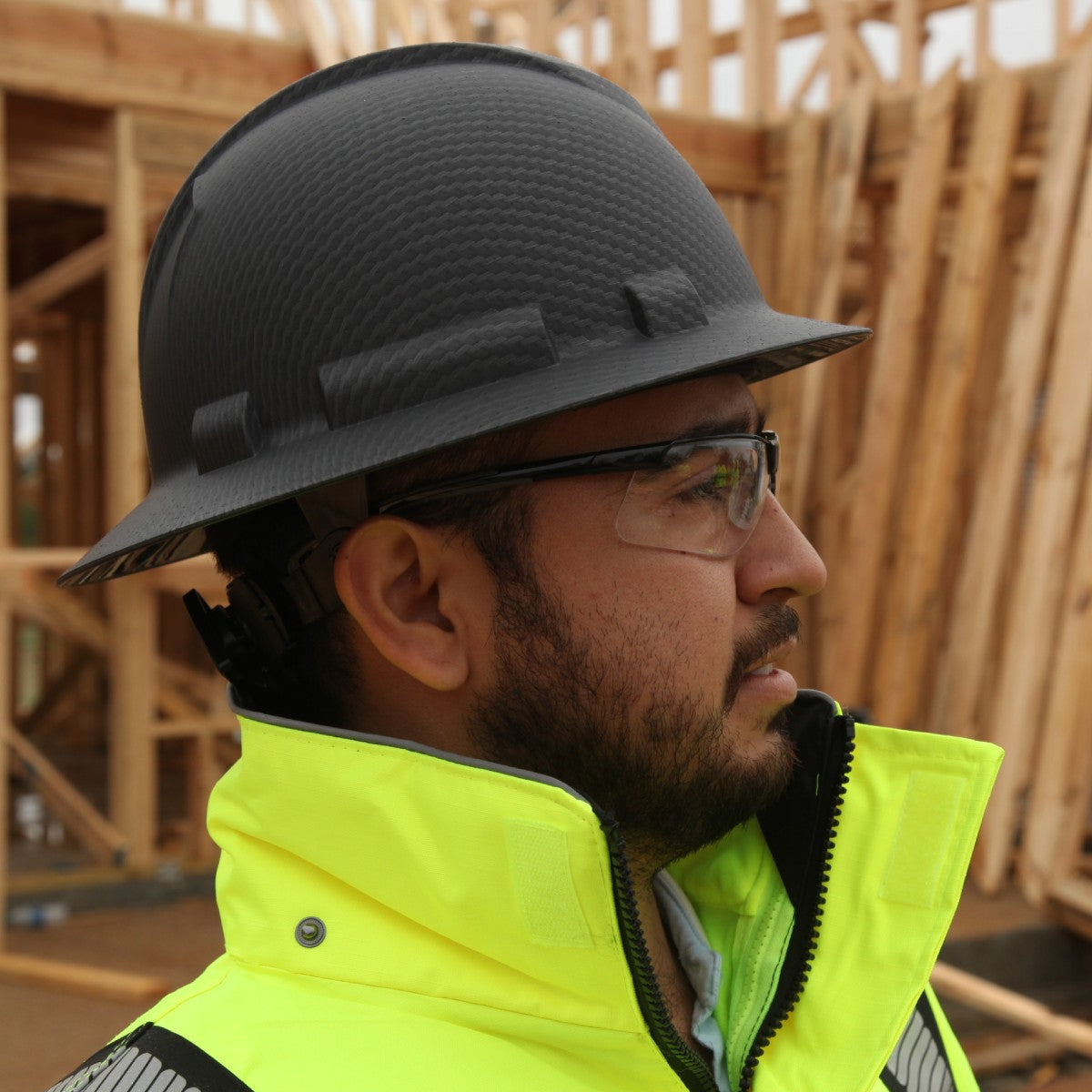 Pyramex Ridgeline Full Brim Hard Hat 4-Point Ratchet Suspension, HP54117, Black Graphite